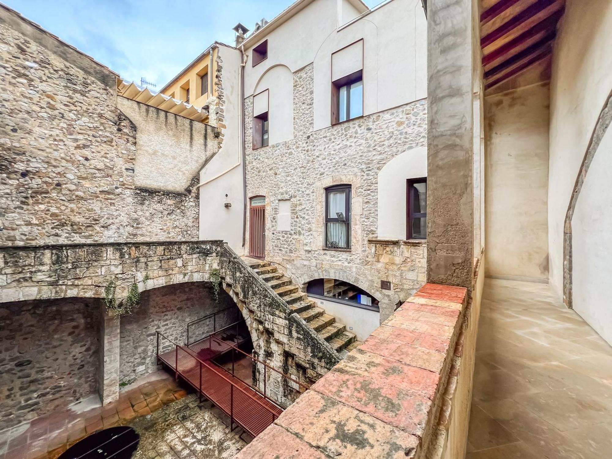 Can Cintet 1 Apartamento En La Plaza De 贝萨卢 外观 照片