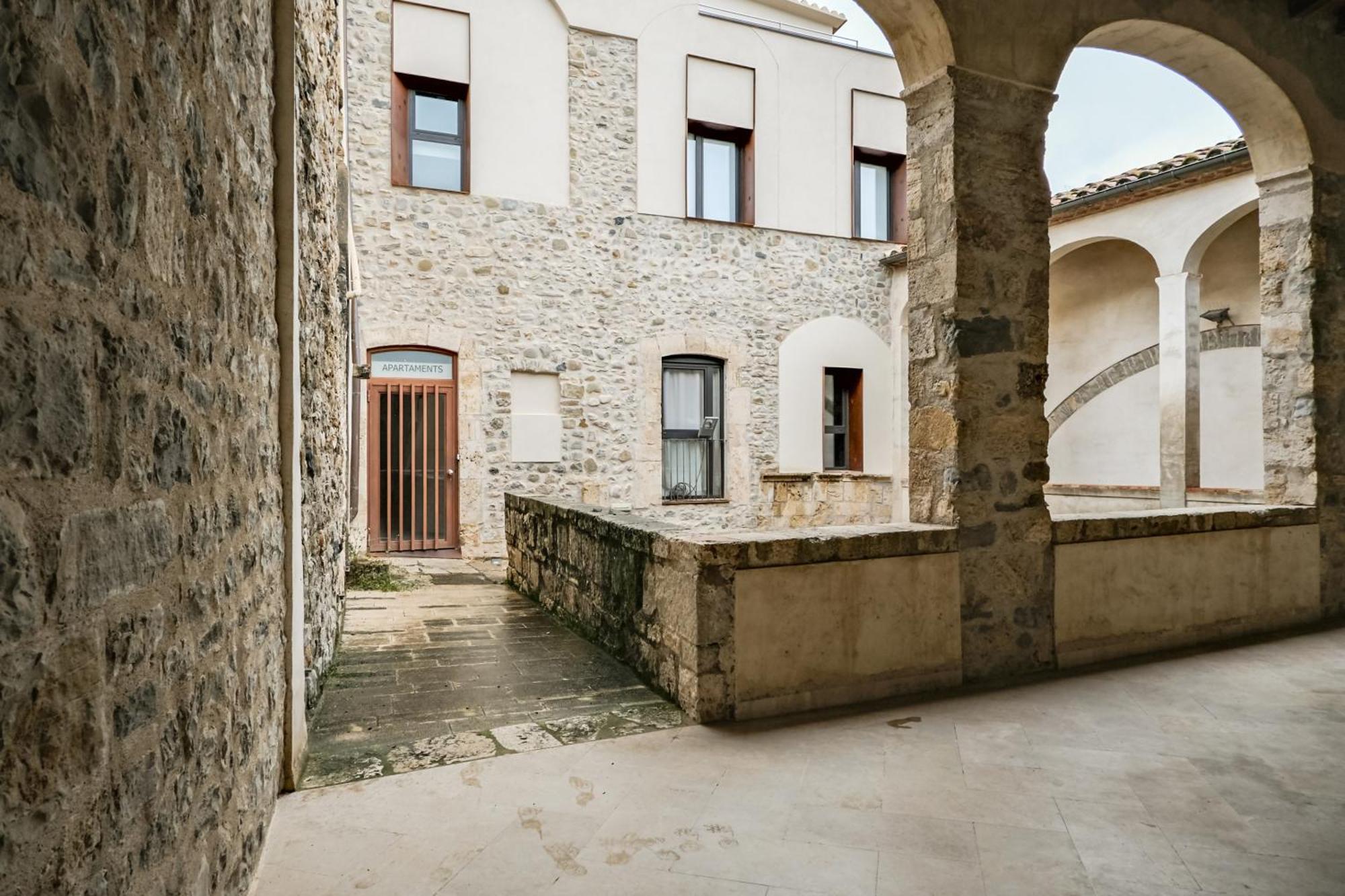 Can Cintet 1 Apartamento En La Plaza De 贝萨卢 外观 照片